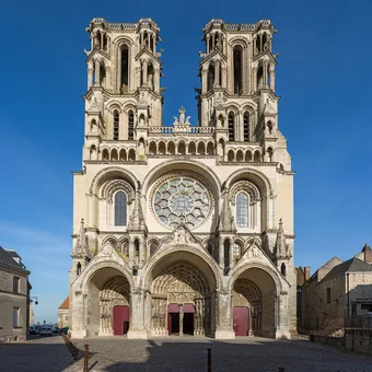 Façade et tours de la cathédrale Notre-Dame de Laon