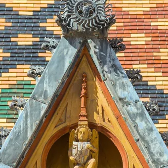 Toits de tuiles vernissées polychromes de l'Hôtel-Dieu de Beaune