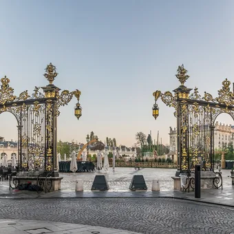 Grilles dorées et pavillons de la place Stanislas, à Nancy
