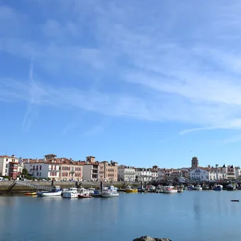Port de pêche de Saint-Jean-de-Luz et ses maisons basques