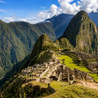 Cité inca du Machu Picchu dans les Andes