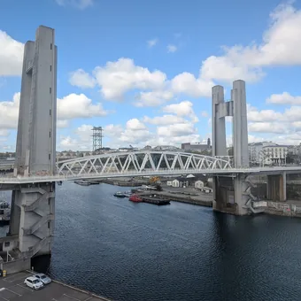 Le pont de Recouvrance enjambant la Penfeld, à Brest