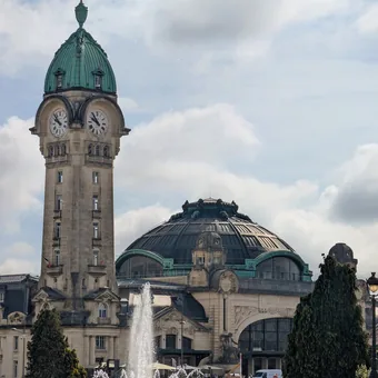 Le campanile et le dôme de la gare des Bénédictins, à Limoges