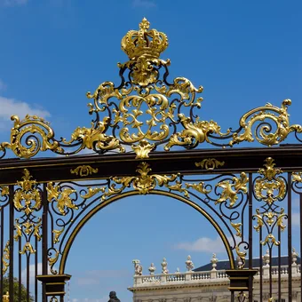 Une grille dorée de la place Stanislas, à Nancy