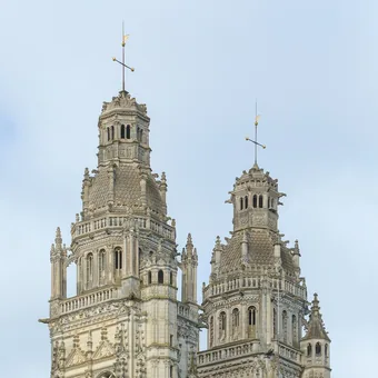 Les tours de la cathédrale Saint-Gatien, à Tours